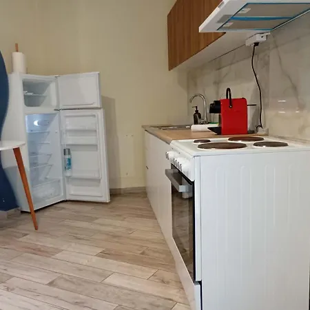 Gallery House In *